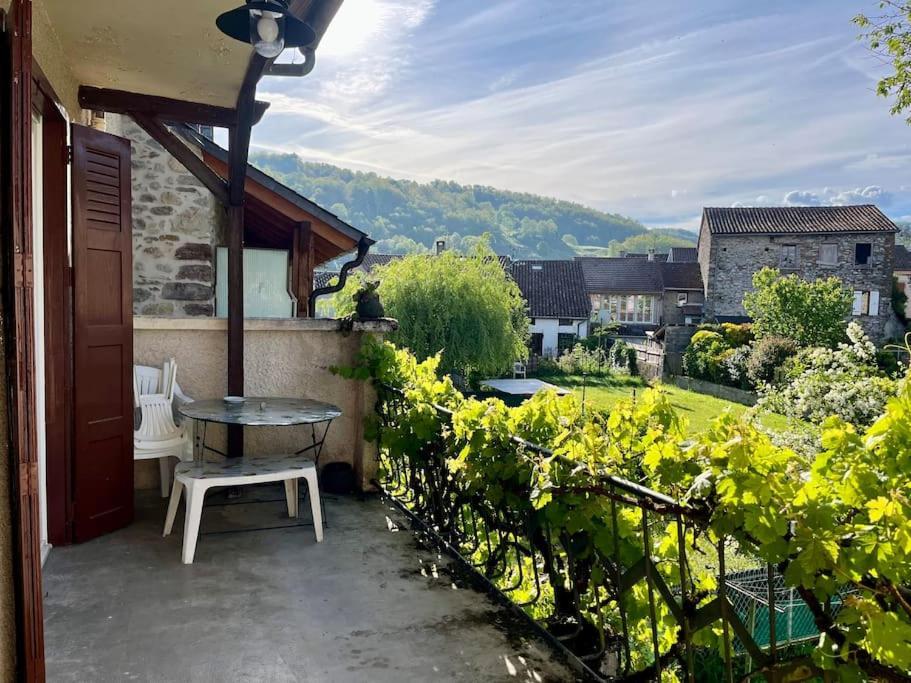 La Petite Ourse Maison De Village A Oust Kültér fotó
