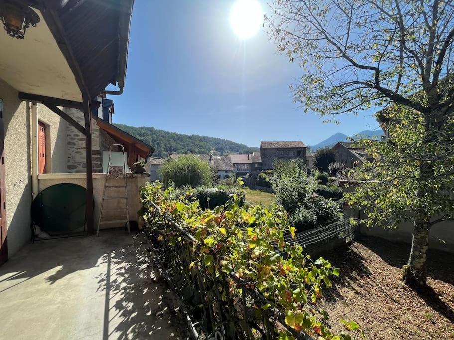 La Petite Ourse Maison De Village A Oust Kültér fotó