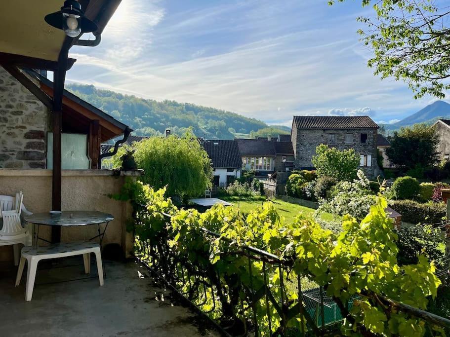 La Petite Ourse Maison De Village A Oust Kültér fotó