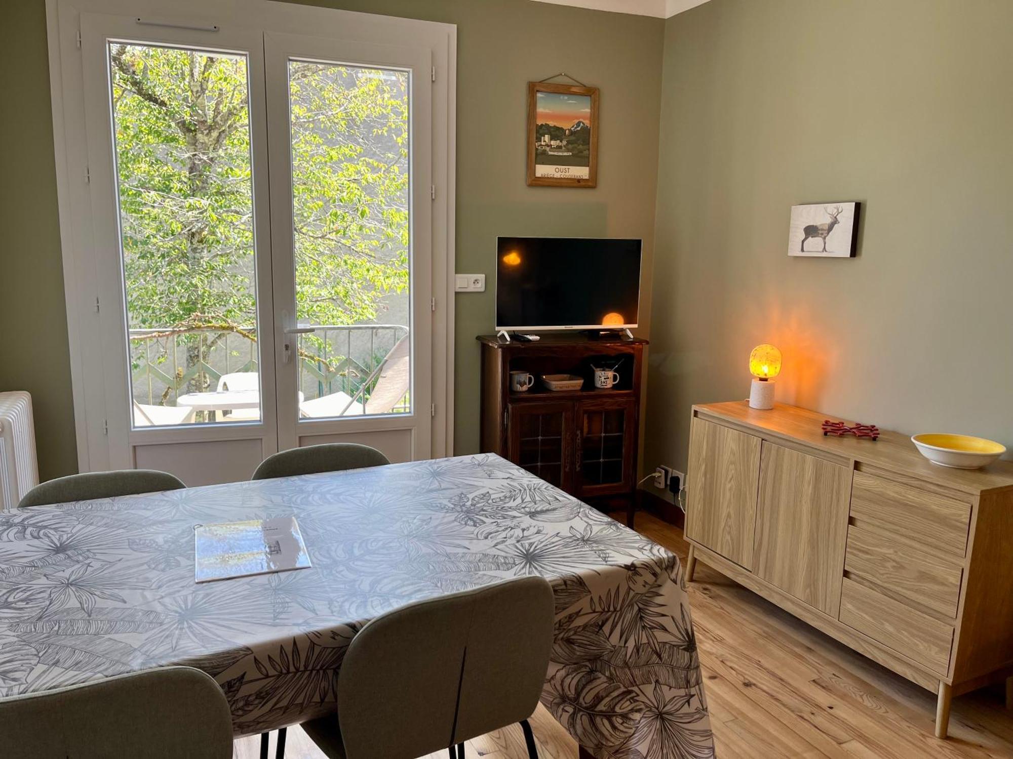 La Petite Ourse Maison De Village A Oust Kültér fotó